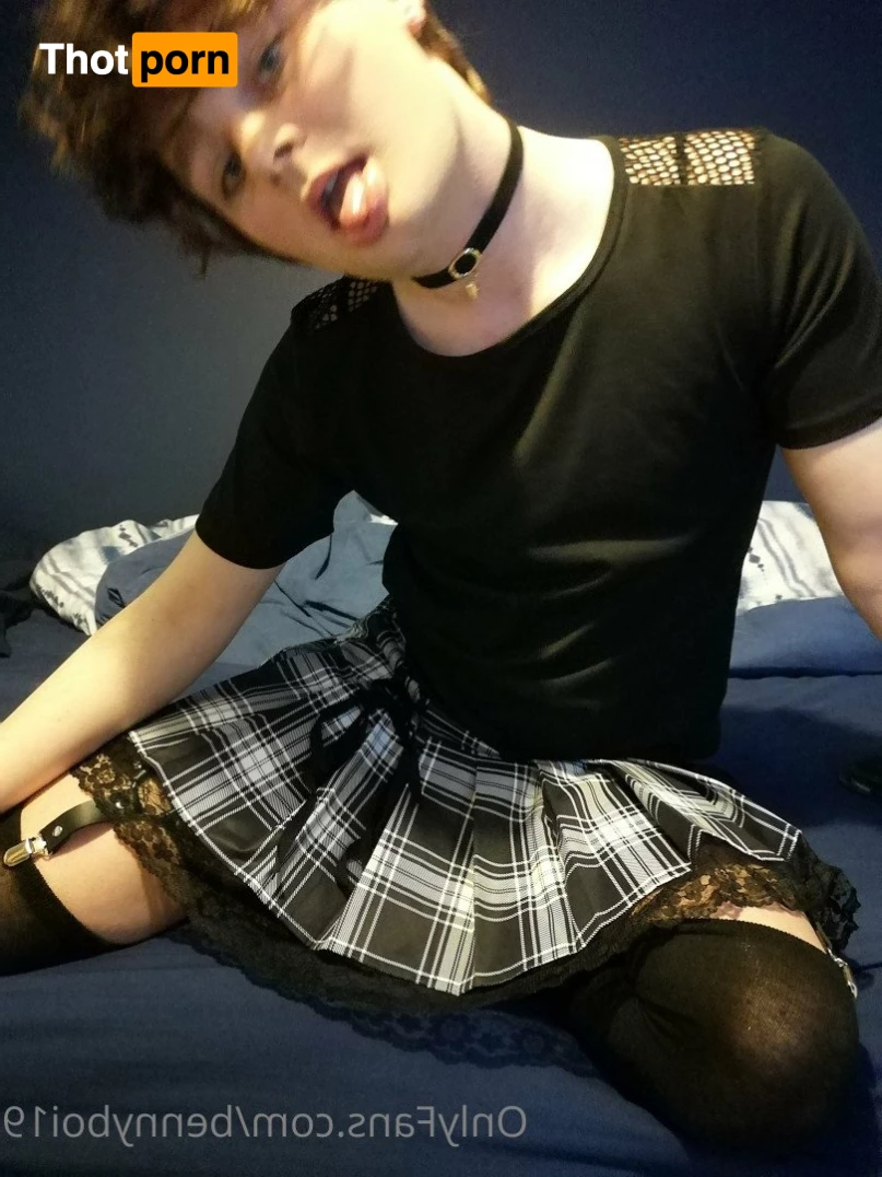 Holly (bennyboi) 5240325