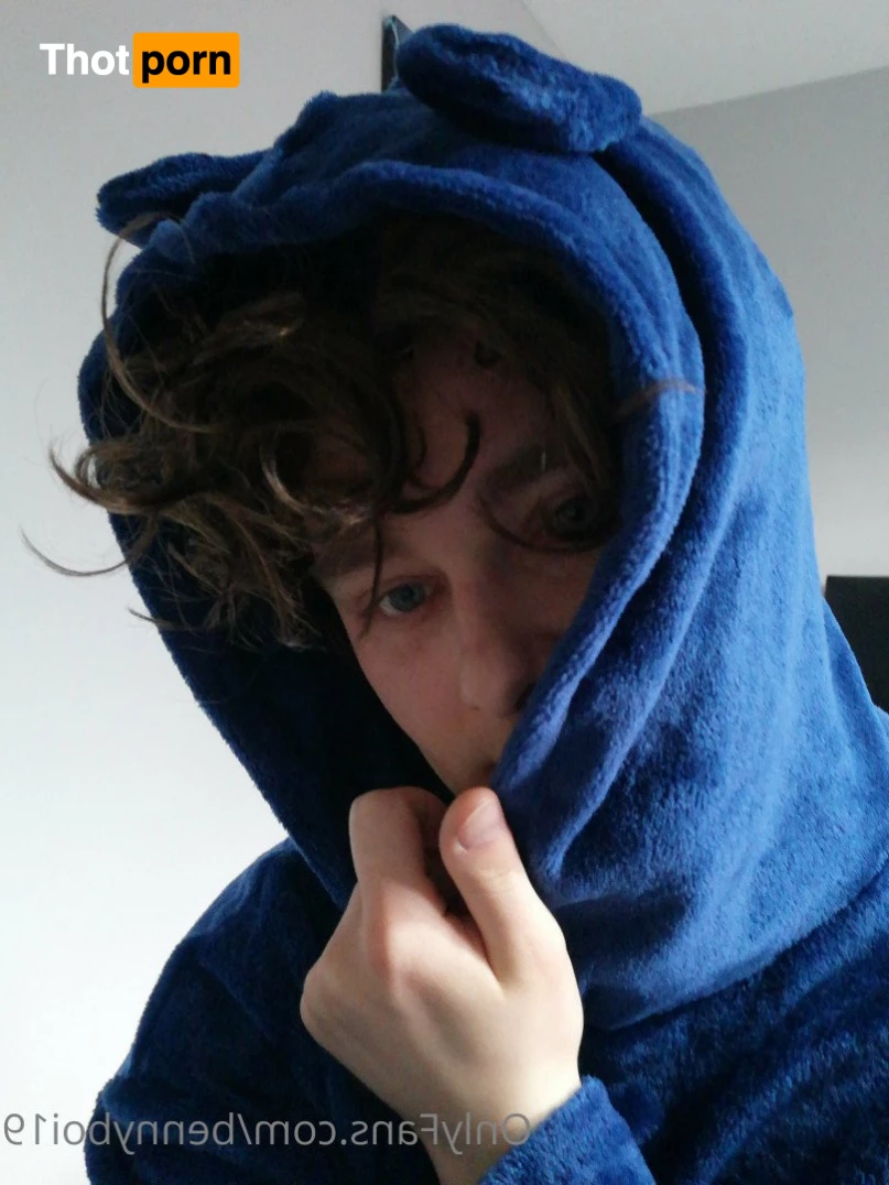 Holly (bennyboi) 5240464