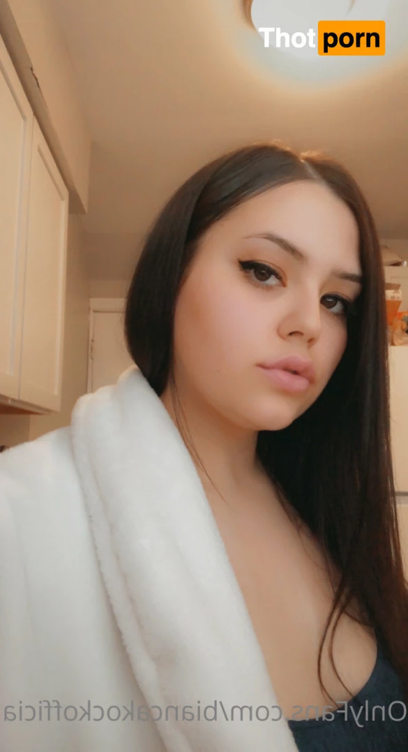 PRETTY ASS WHITE GIRL ⛓♥️ 5662589