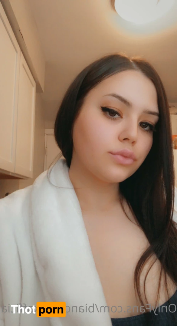 PRETTY ASS WHITE GIRL ⛓♥️ 5662716