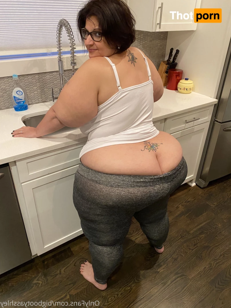Big Booty Asshley 5905018