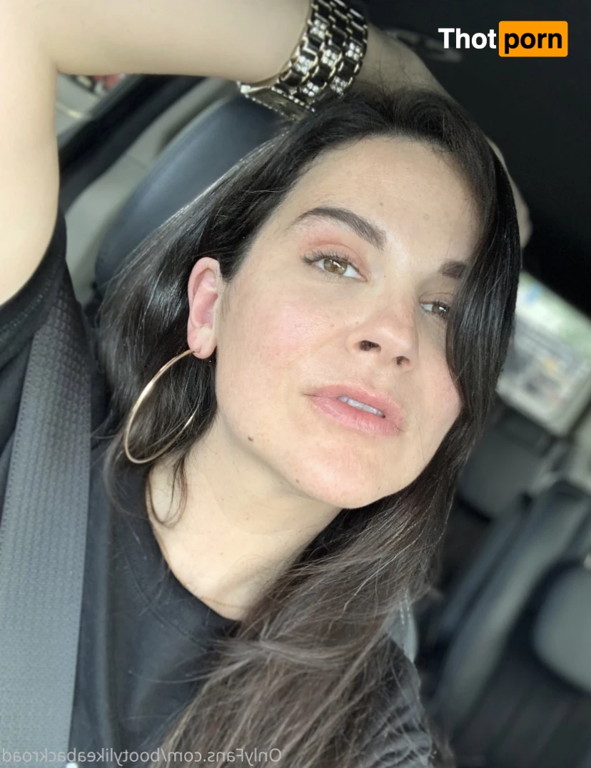 Gianna J 🍑 Certified TherapASSt 14476824