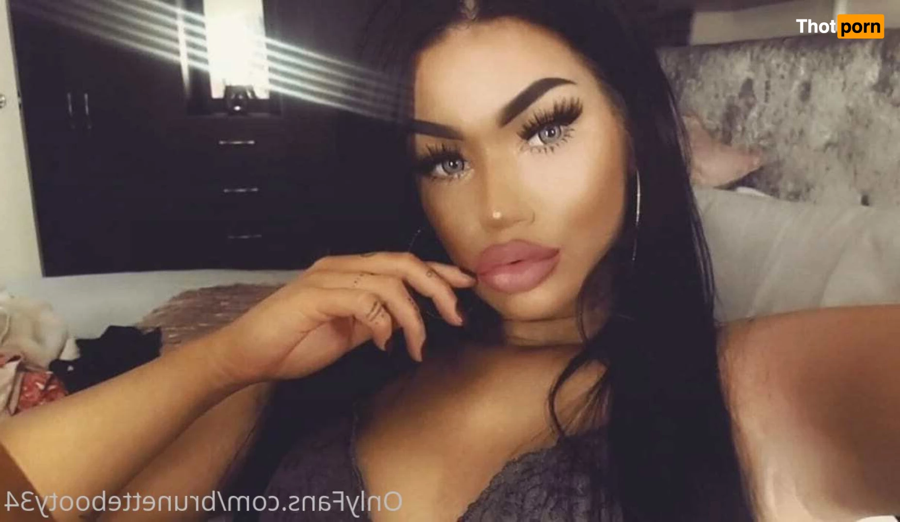 brunettebooty34 5843687