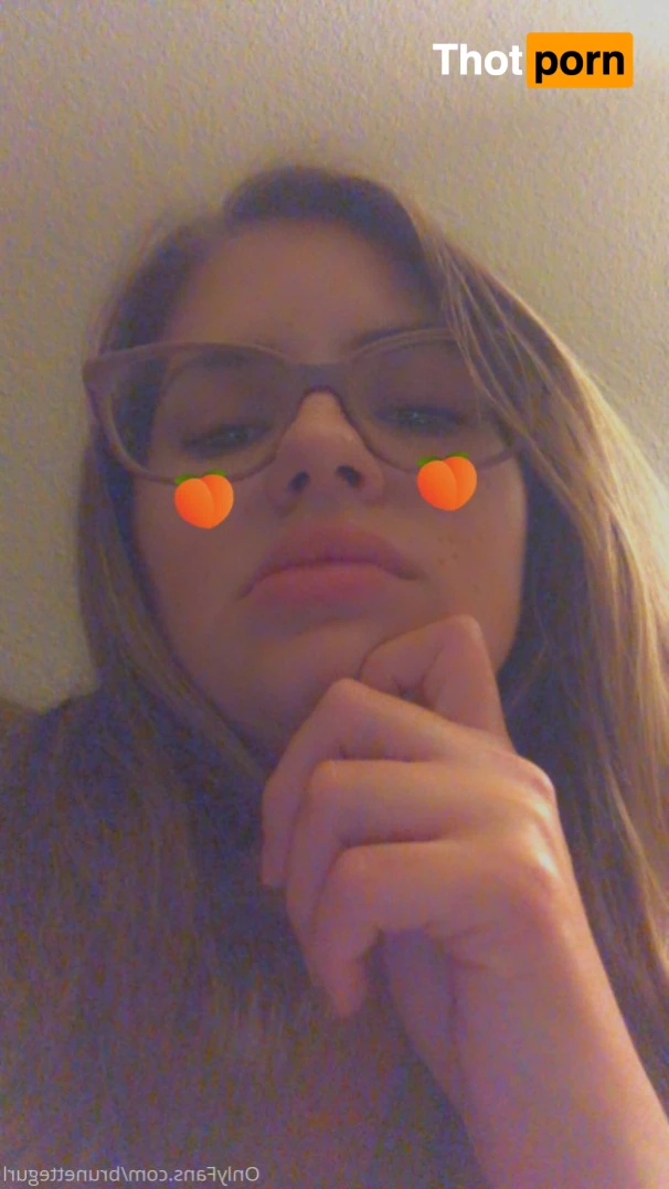 brunettegurl 5641424