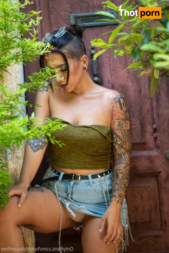 BRAT  🤤 BIG ASS 5640914