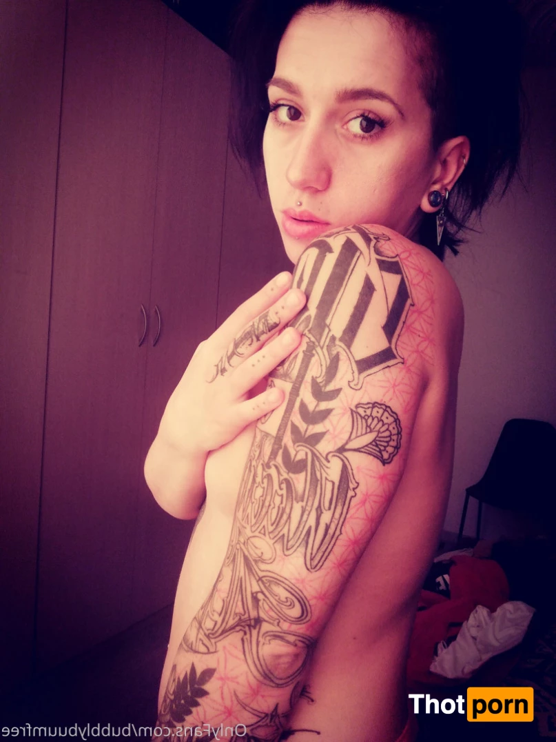 BRAT  🤤 BIG ASS 5641100