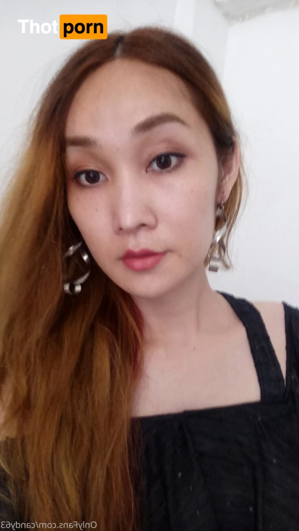 Asian pregnant mom and daughter 5262779