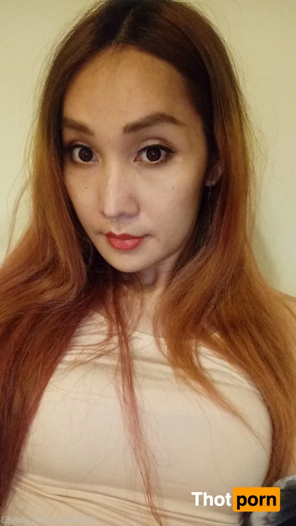 Asian pregnant mom and daughter 5262810