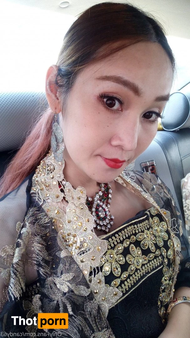 Asian pregnant mom and daughter 5263099