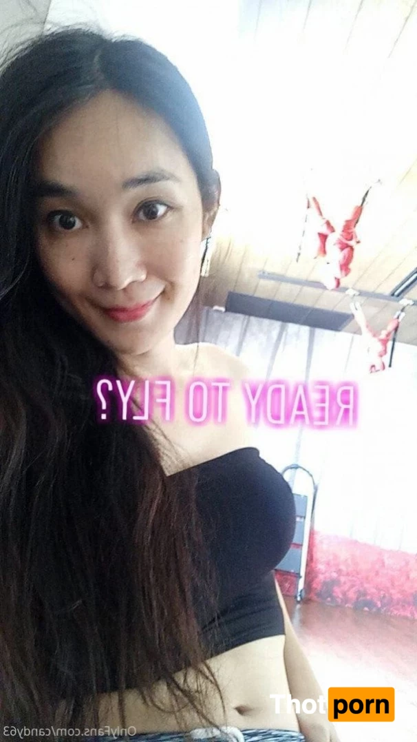 Asian pregnant mom and daughter 5263250