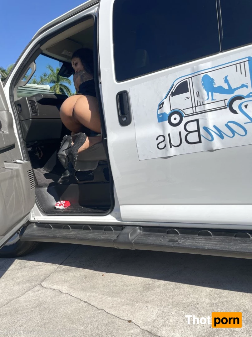 The Fan Bus [ fanbus ] OnlyFans leaked photo 380708 on Thotporn