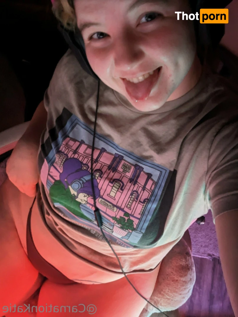 Carnation Katie 13596945