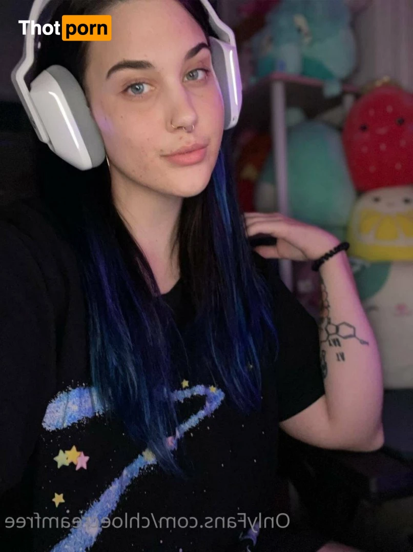 Princess Chloe🍓 5236778