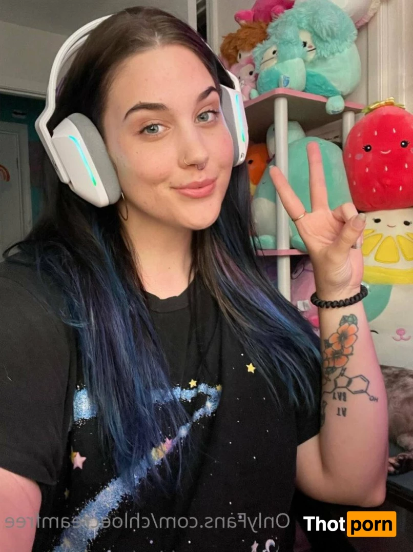 Princess Chloe🍓 5236818