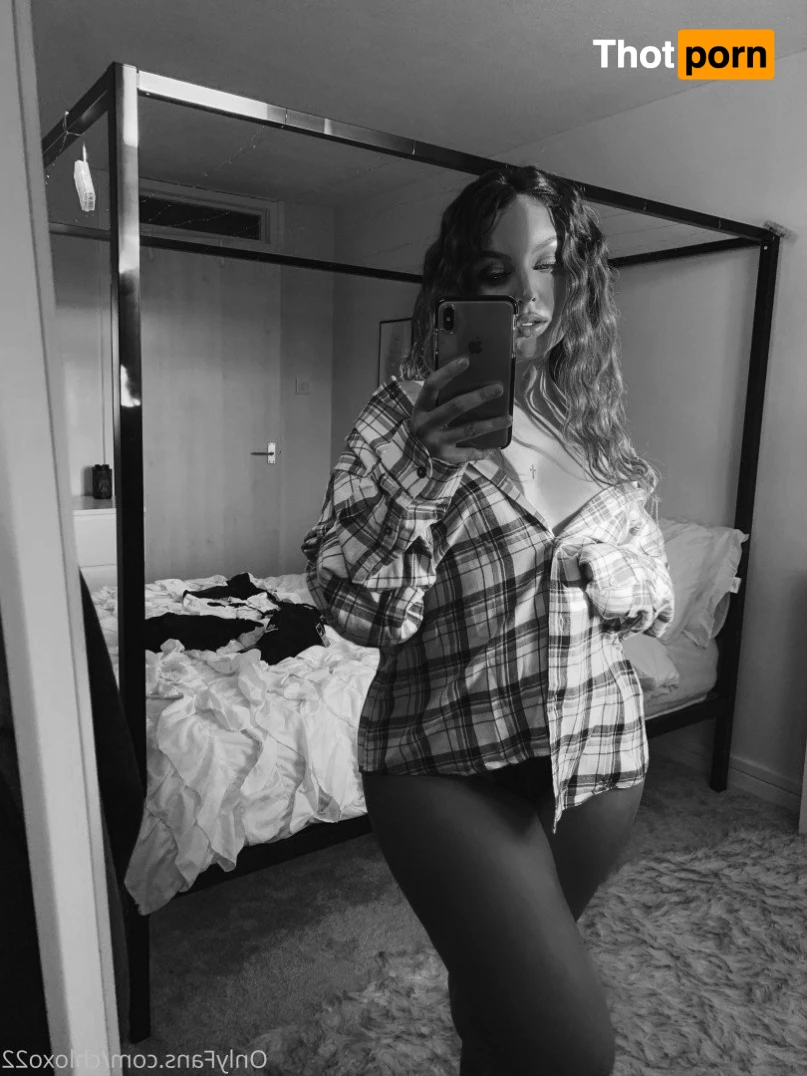 Brunette_Baddie 5236558