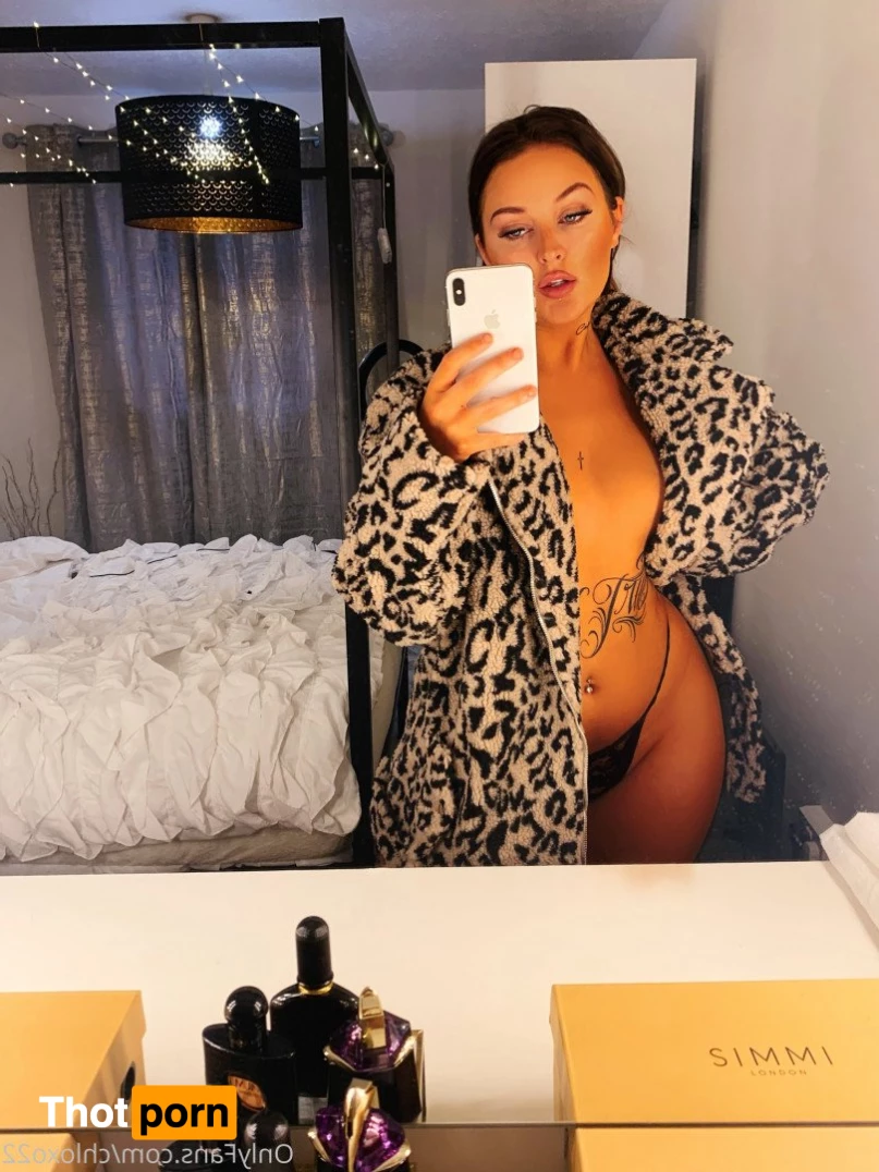 Brunette_Baddie 5236604