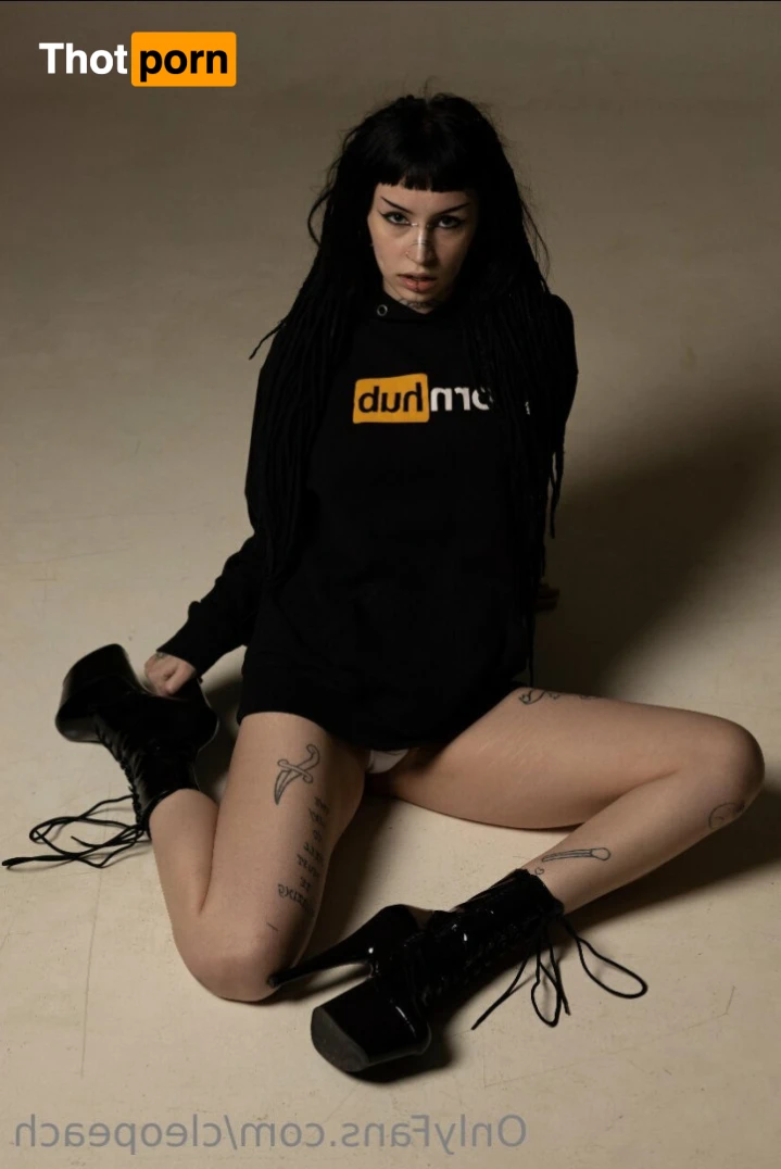 🐱Cleo Peach🐱 13490862