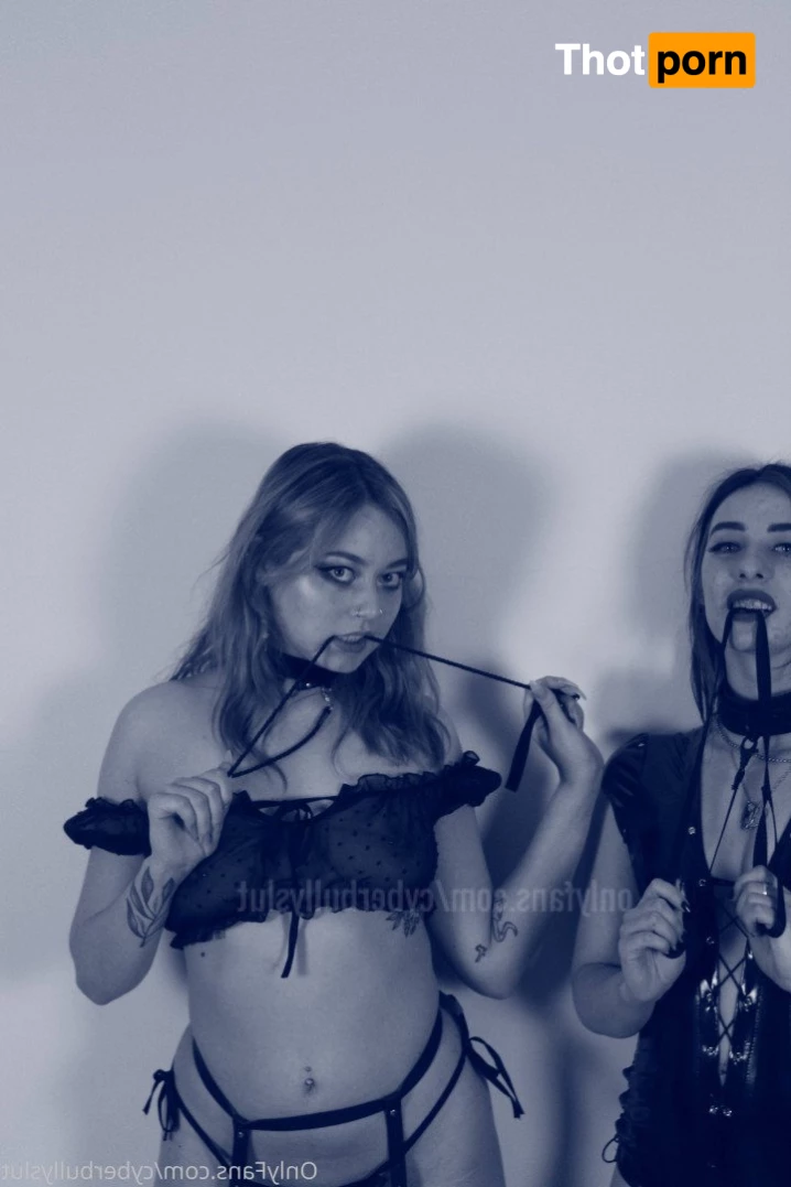 cyberbullyslut 5184273