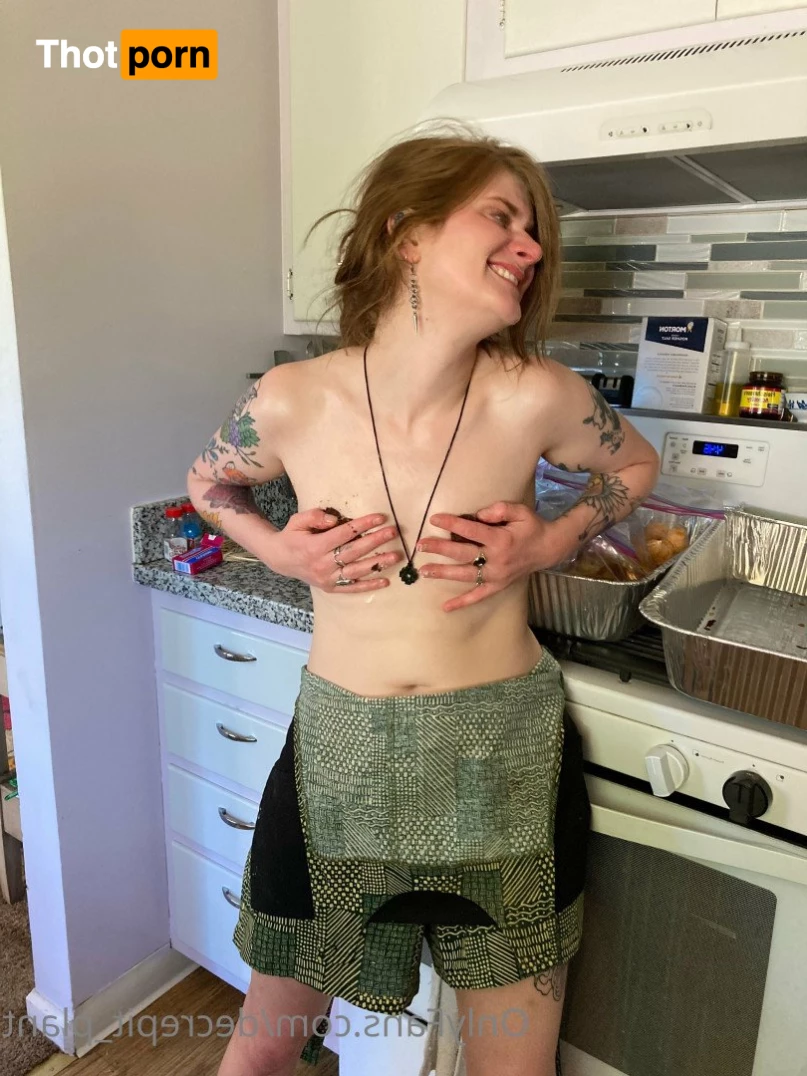 Decrepit_Plant 5191262