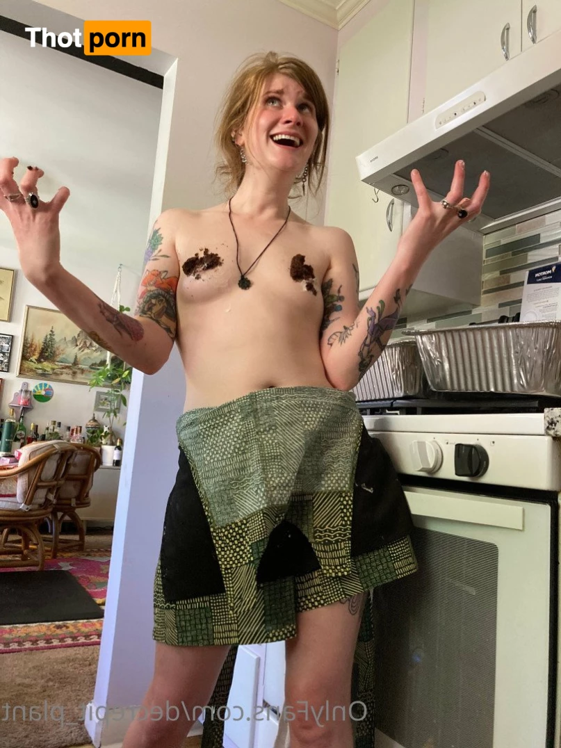 Decrepit_Plant 5191413