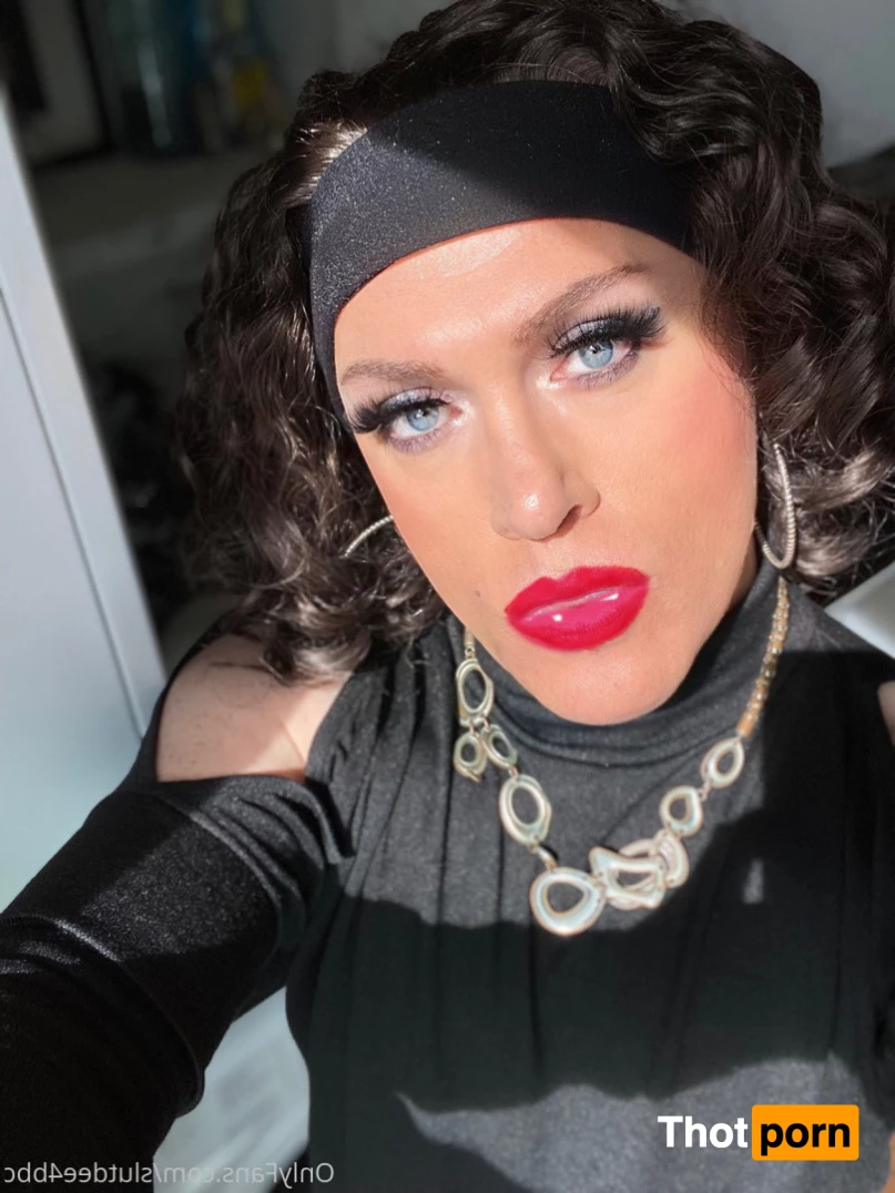 Dee 🇬🇧 9969940