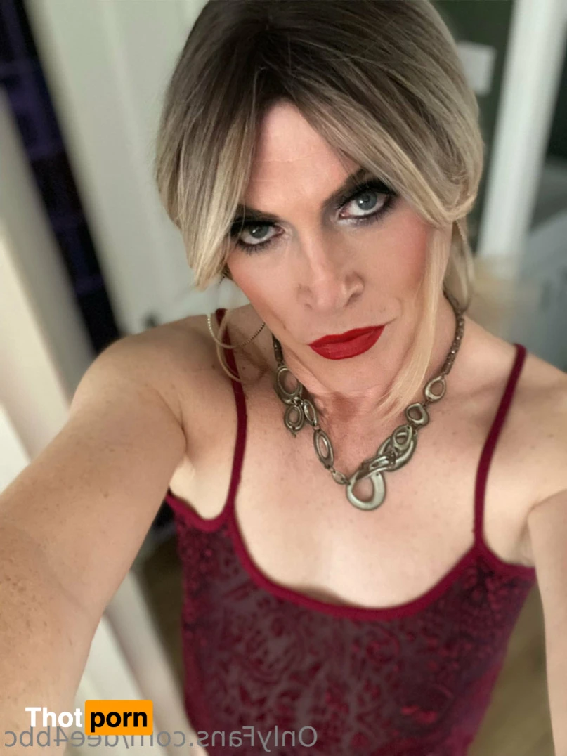 Dee 🇬🇧 13341043