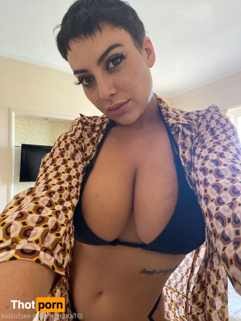 FionaGirlSoho 15439734