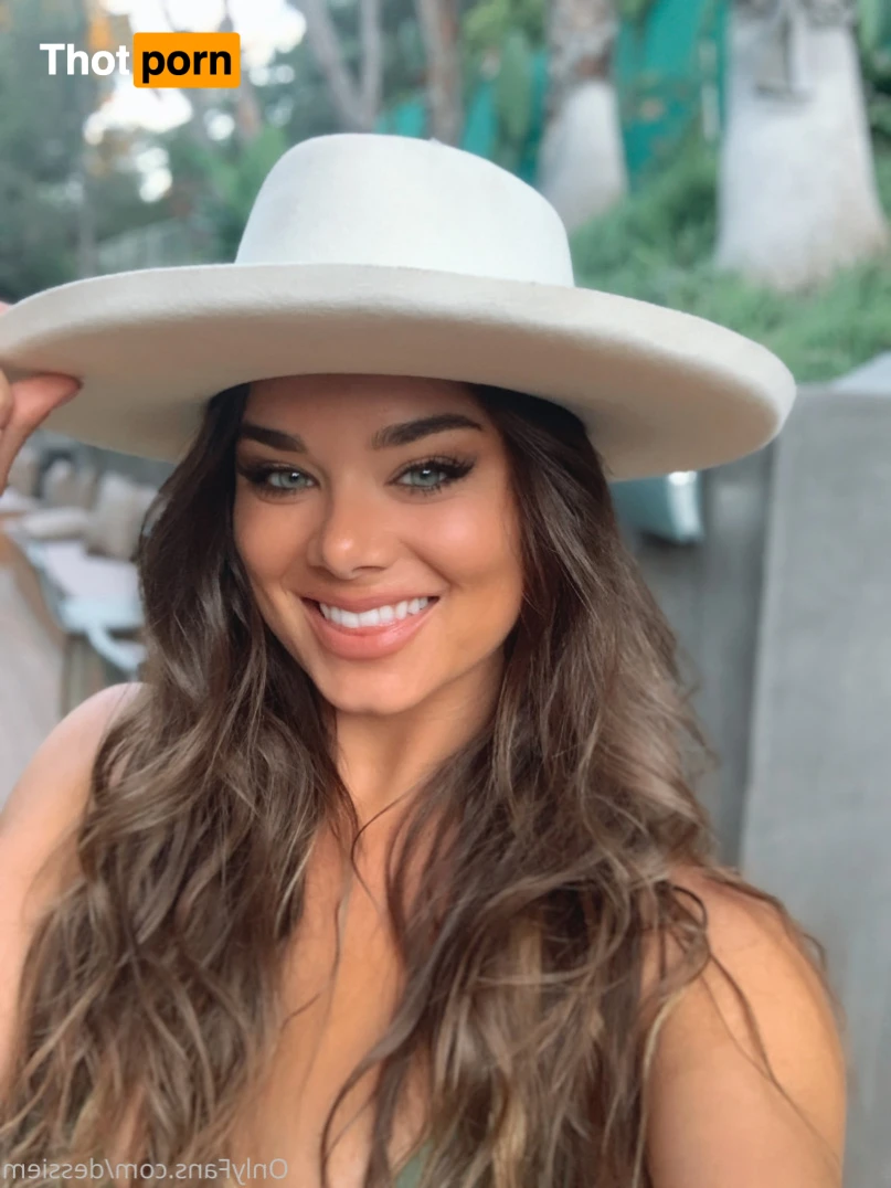 🦋Dessie🦋 13336428