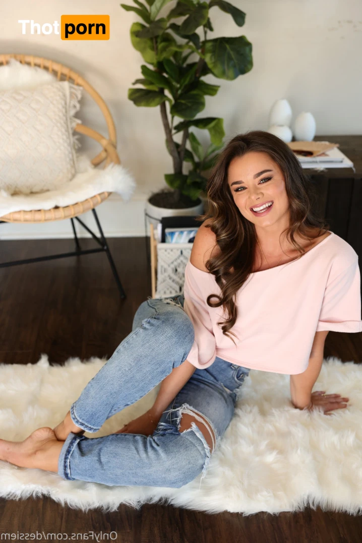 🦋Dessie🦋 13337050