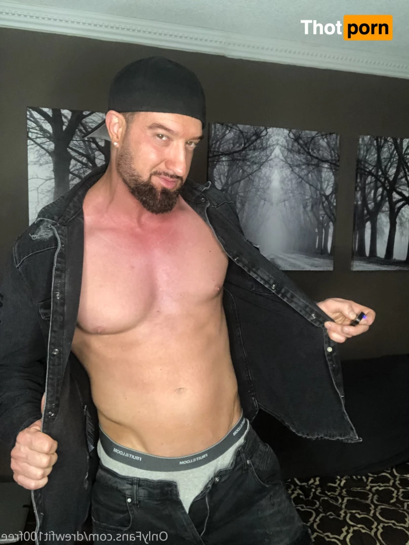 Your Fav 𝐃𝐀𝐃𝐃𝐘 𝐃𝐑𝐄𝐖😈🍆💦 5792987