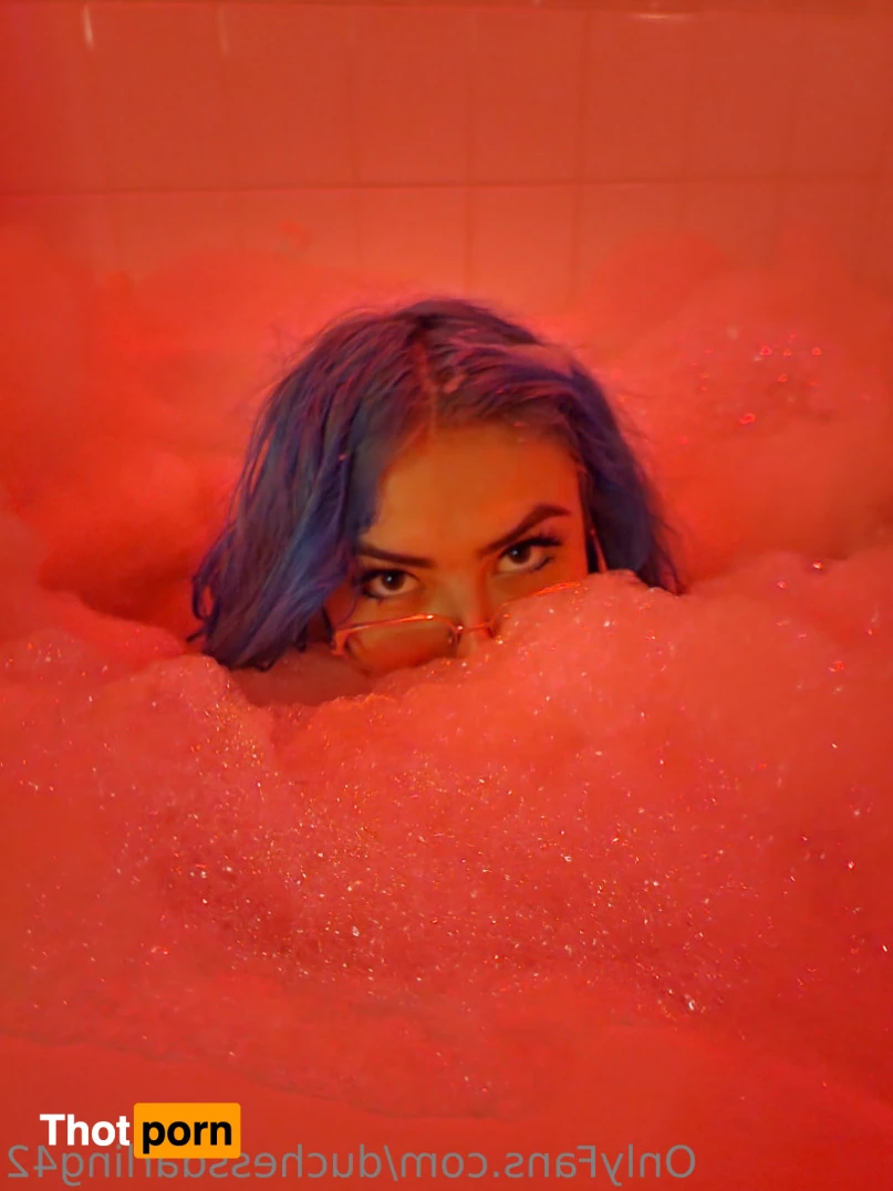 Duchess Darling 15448182