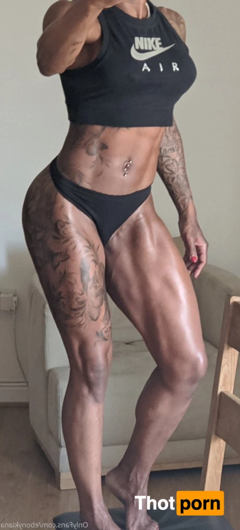 Mistress Kiana 5078400