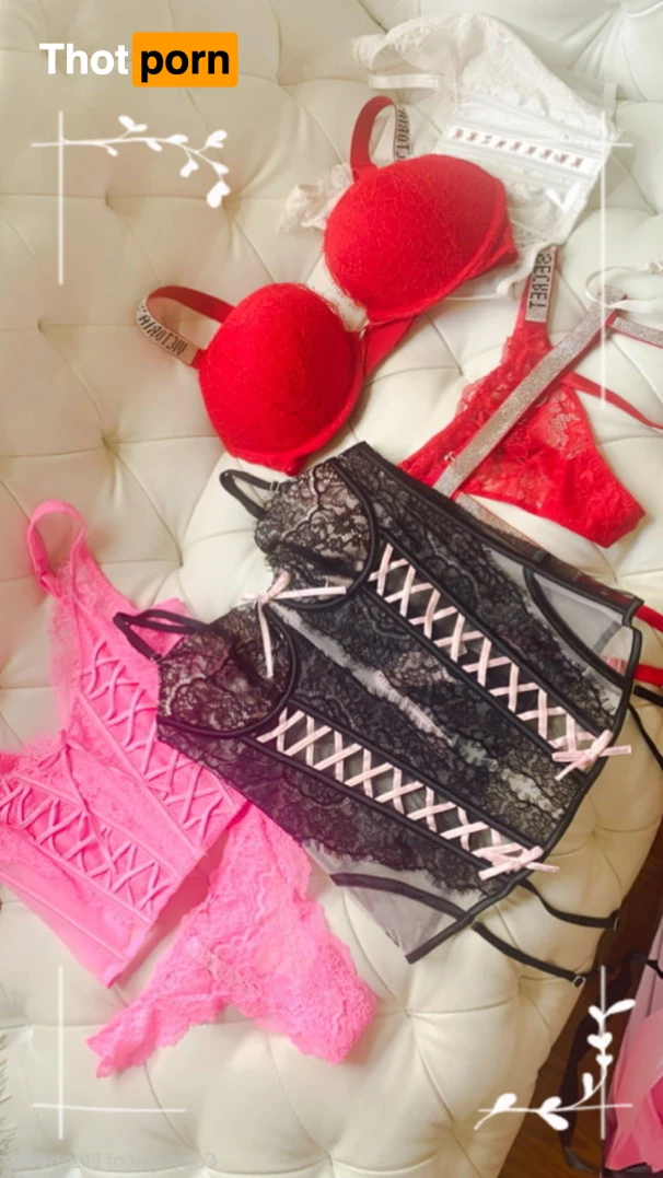 Elizabeth 🐚 Oceans 5624084