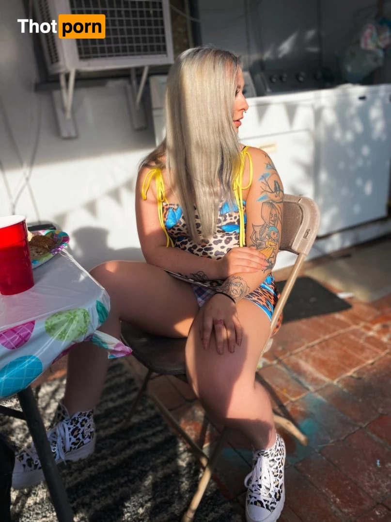 CheekyWahmen 5083994