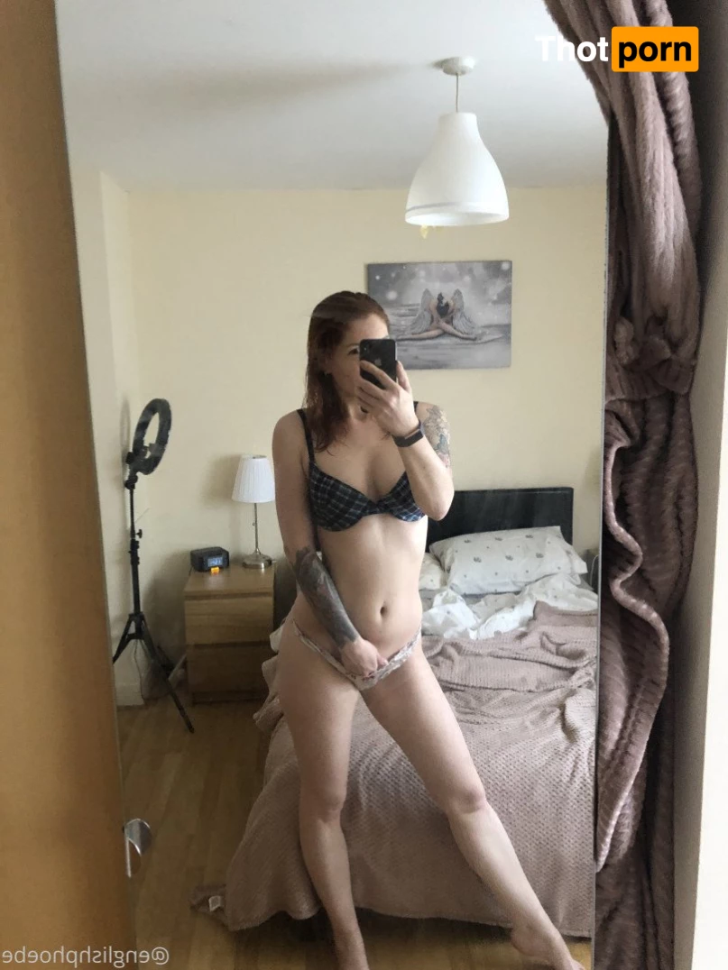 English Phoebe 5080375