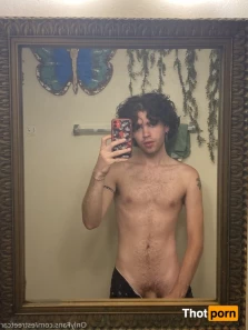 5077998