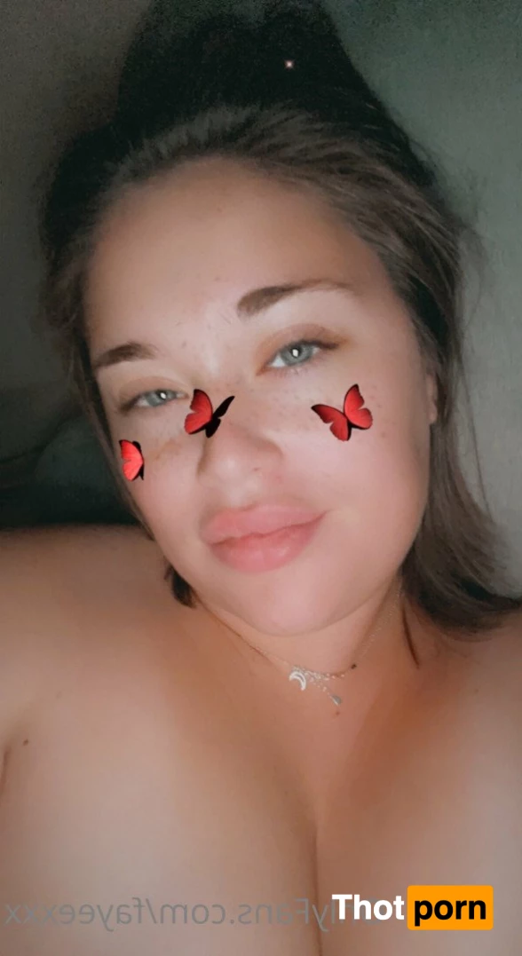 Faye ~ online 5082537