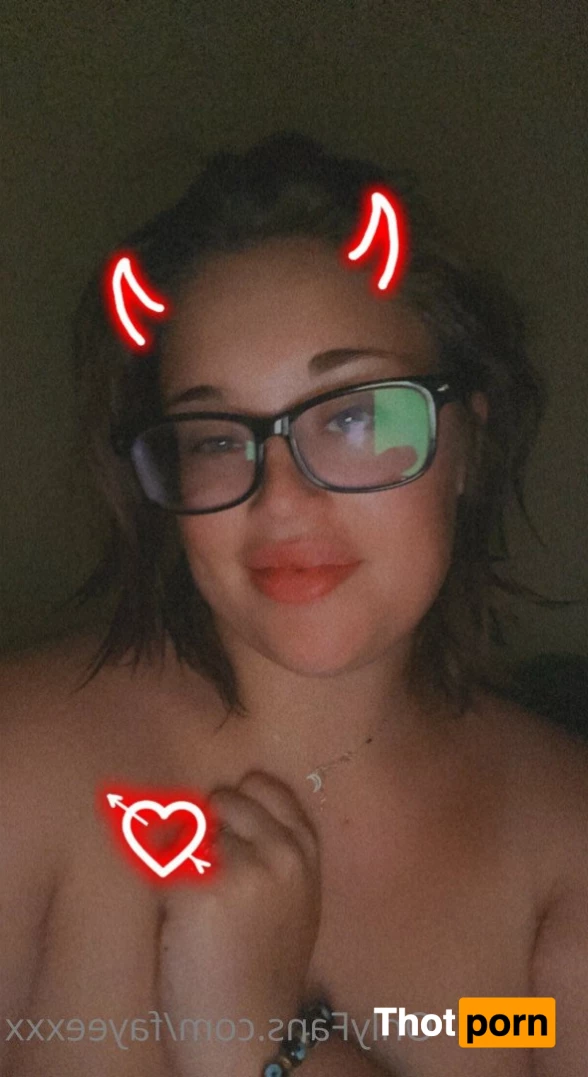 Faye ~ online 5082733