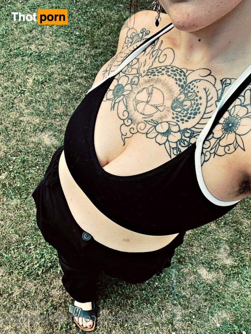 Mistress Kitty 5082450