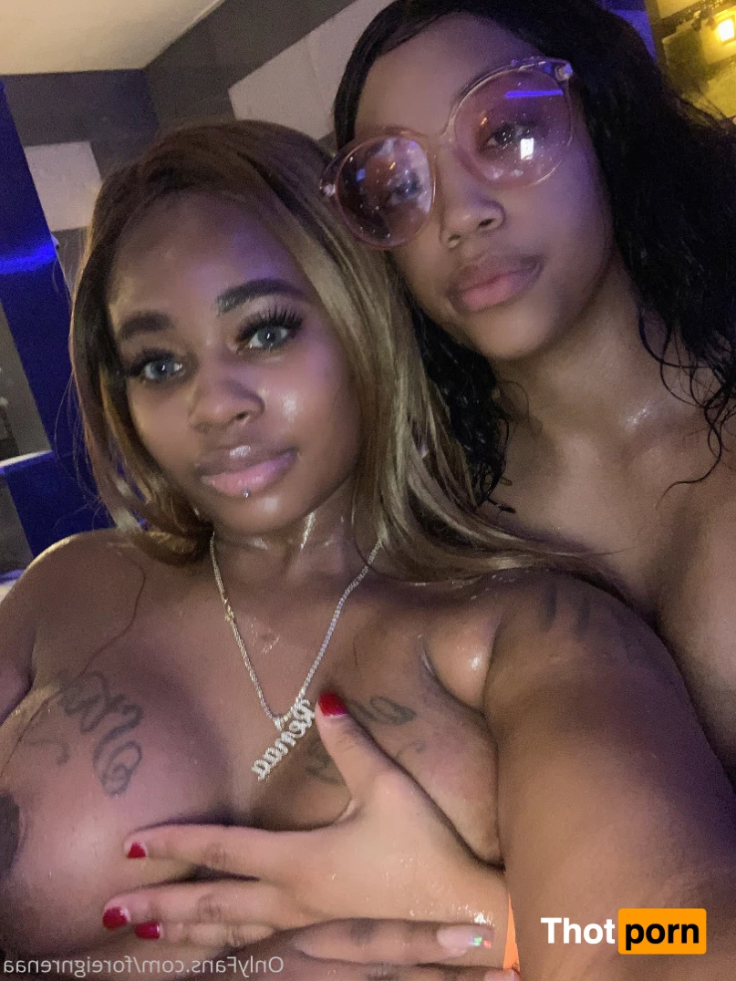 Foreign Renaa 5746133