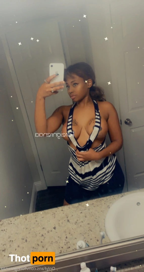 Foreign Renaa 5746222