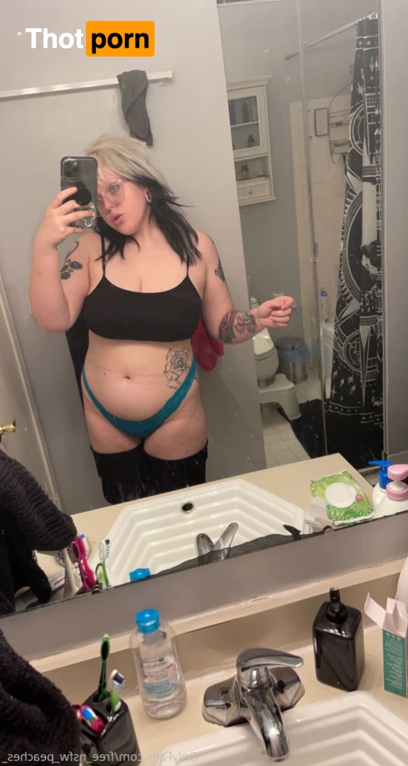 free_nsfw_peaches_ 5572765