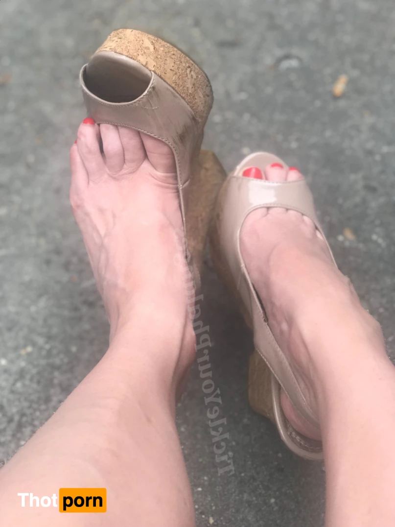 Goddess Tickle-Femdom Foot Goddess 5619741