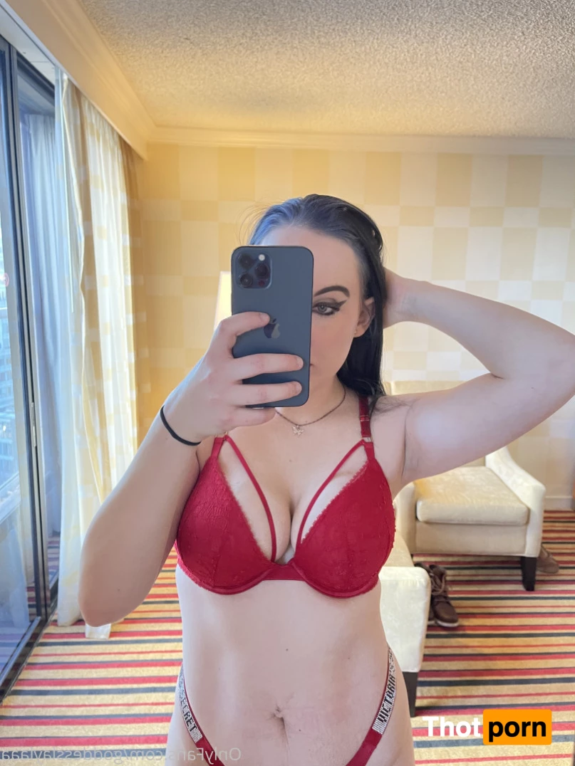 Goddess Layla🦋 5695330