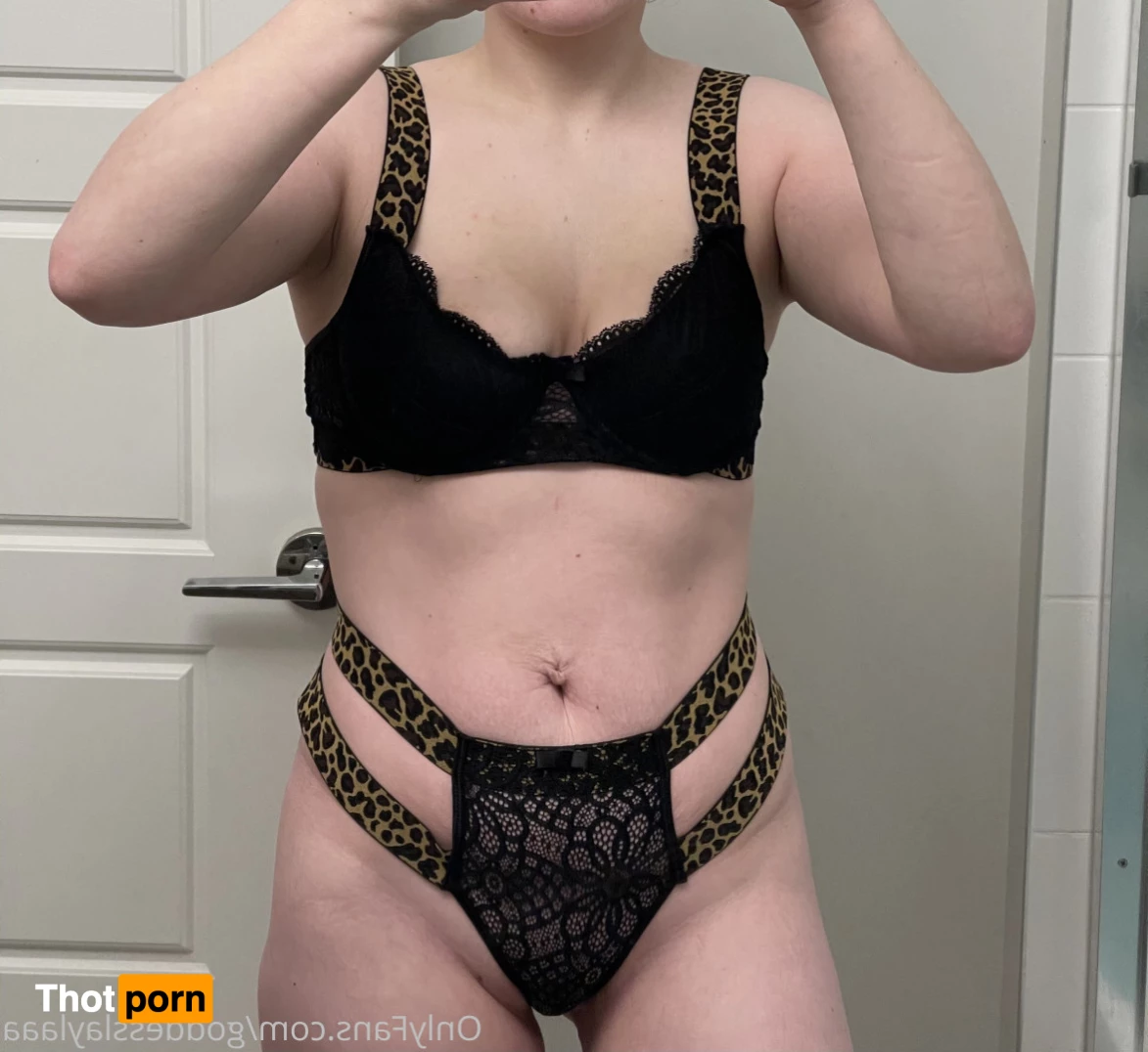 Goddess Layla🦋 5695458