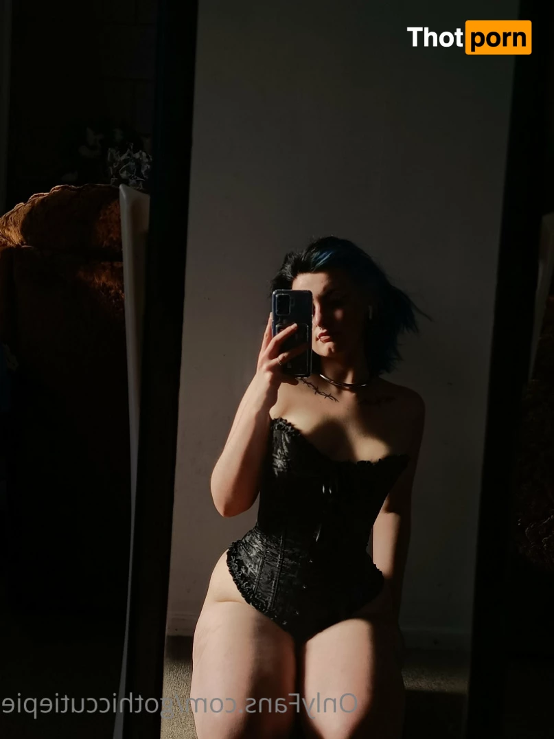 GothicLilGirl 5608164