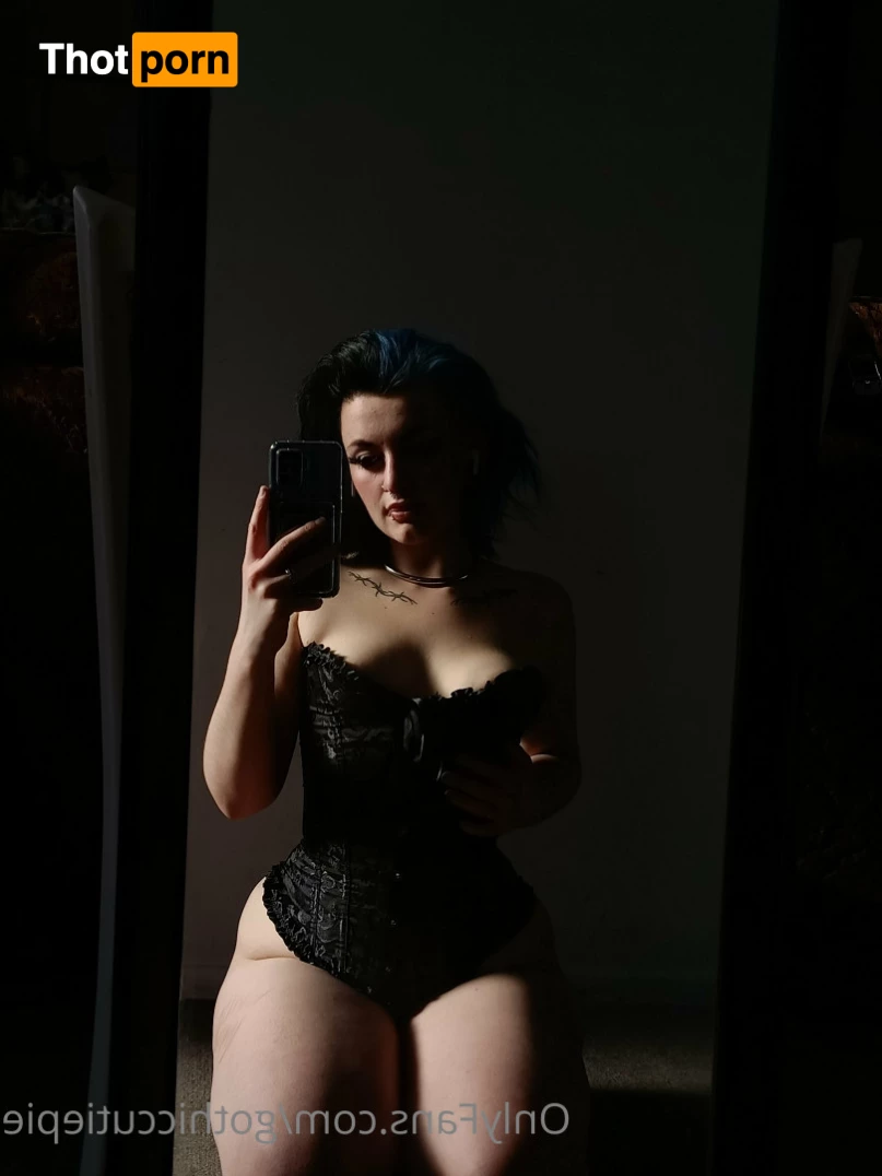 GothicLilGirl 5608313