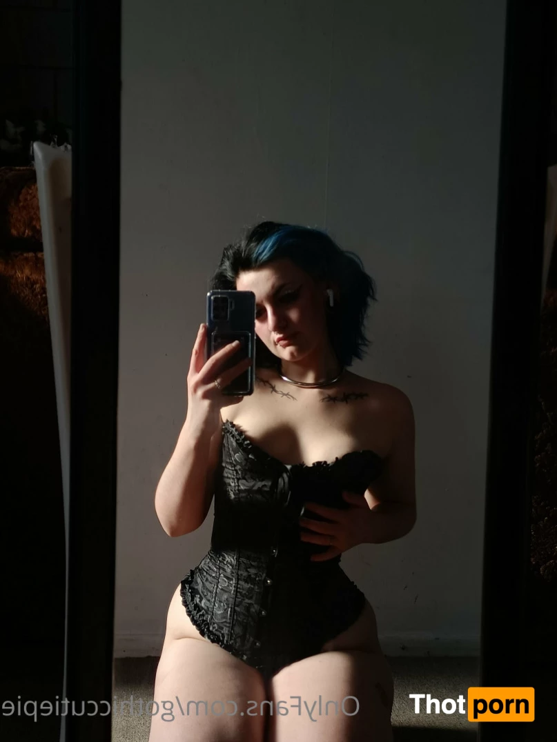 GothicLilGirl 5608434