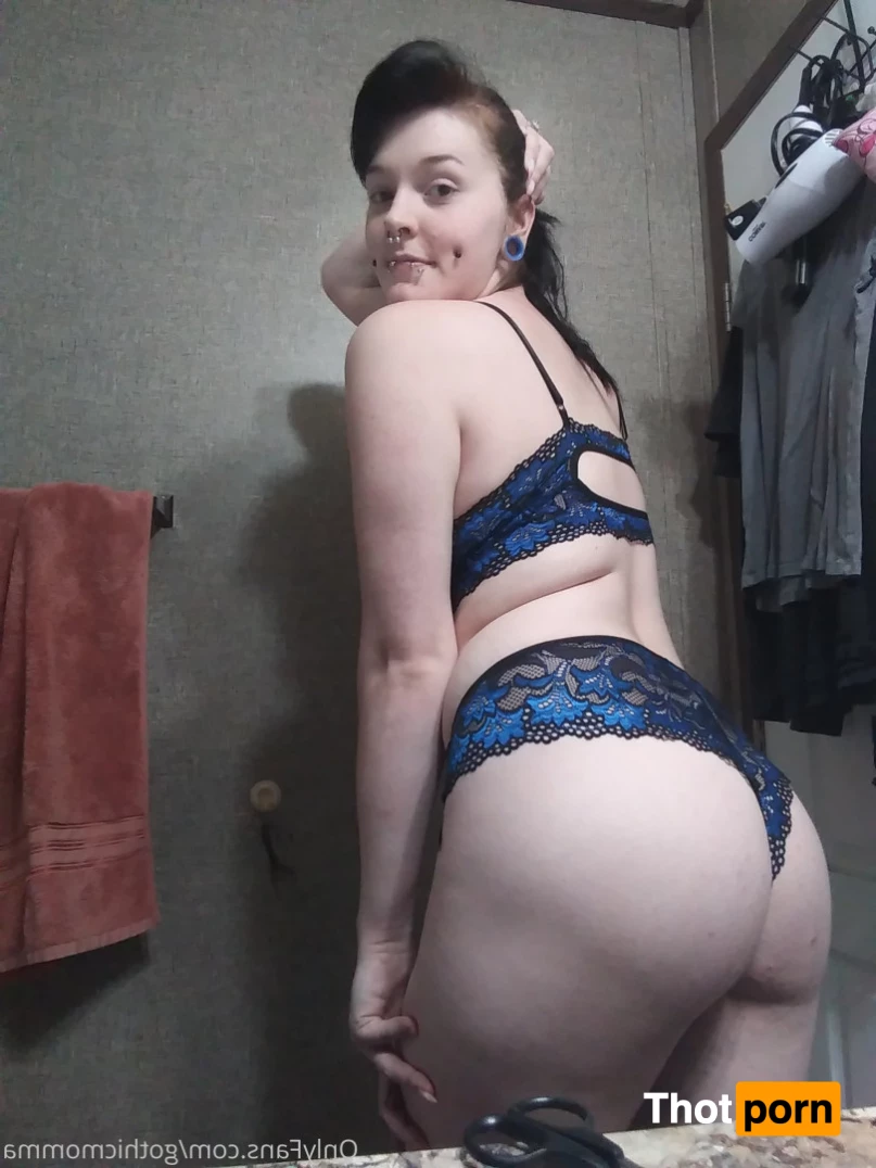 Gothic goddess 5787511