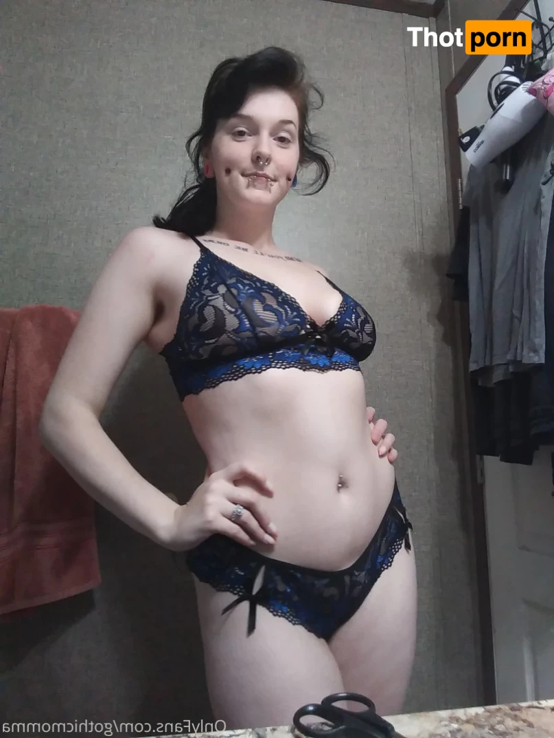 Gothic goddess 5787594